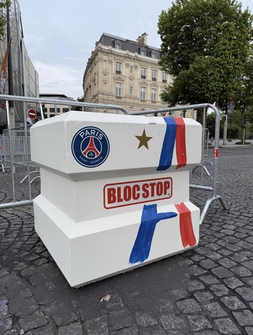 Blocstop, partenaire sécurité du PSG sur les Champs-Élysées